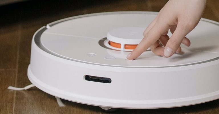Proscenic X1 robot vacuum review: Feature-packed but uneven